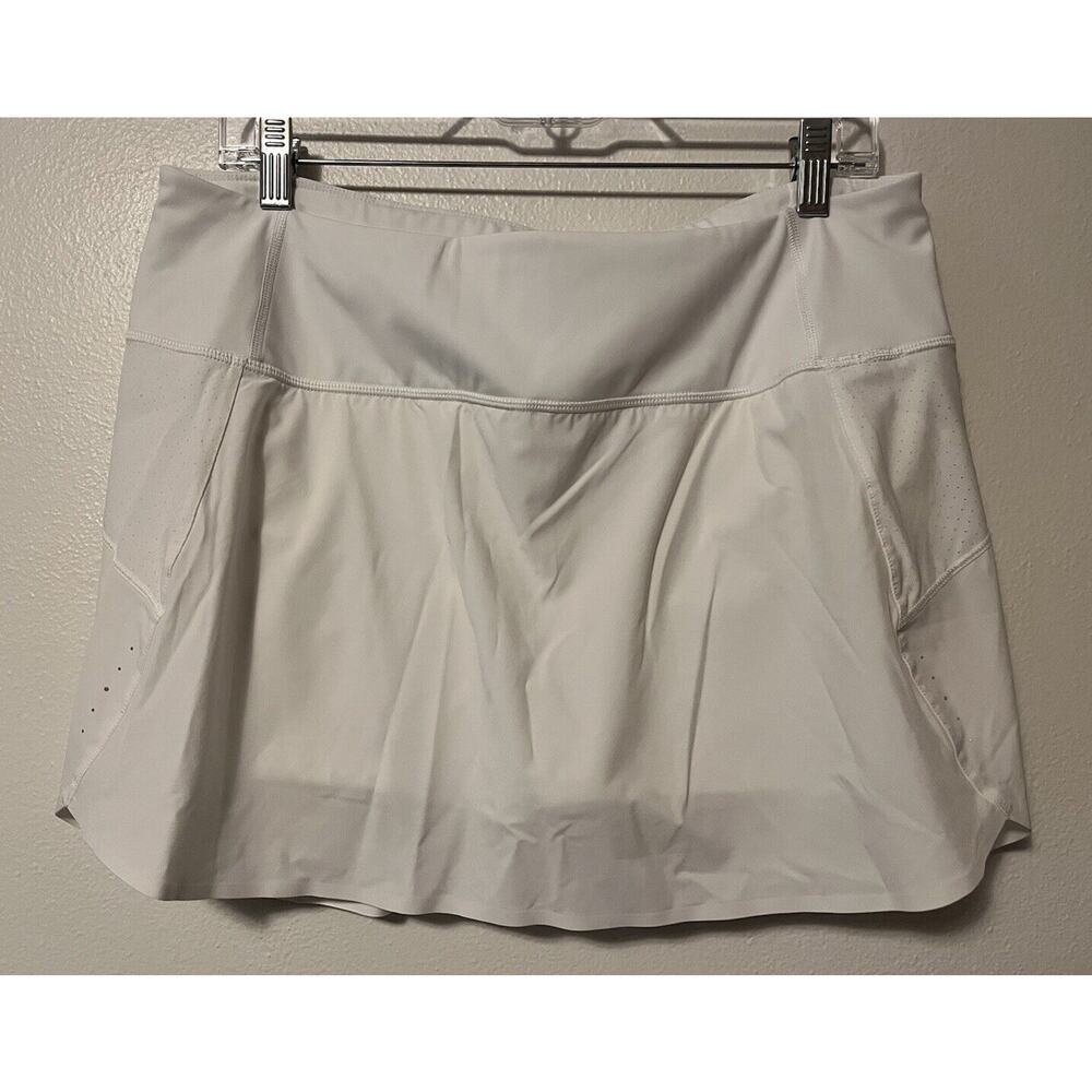 Athleta Run With It 14" Skort White Size Large Skirt Shorts Lining Tennis Golf